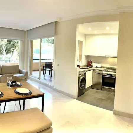 Stylish Reformed 1 Bedroom! Apartment *